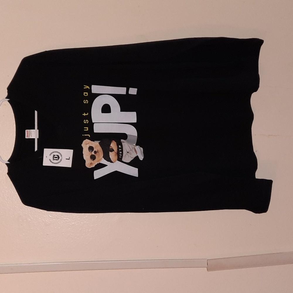 New Long Sleeve V-Neck Top DTF press. SZ. L